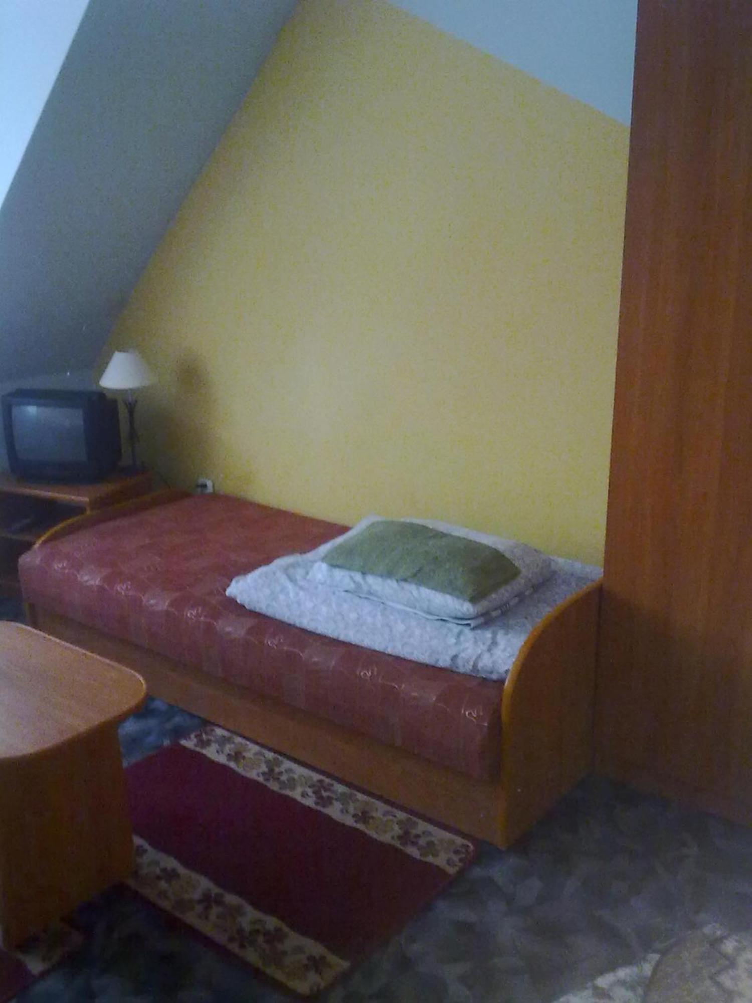 Apartamenty, Pokoje, Noclegi Pracownicze " Skarpa" Wilkasy Exterior foto