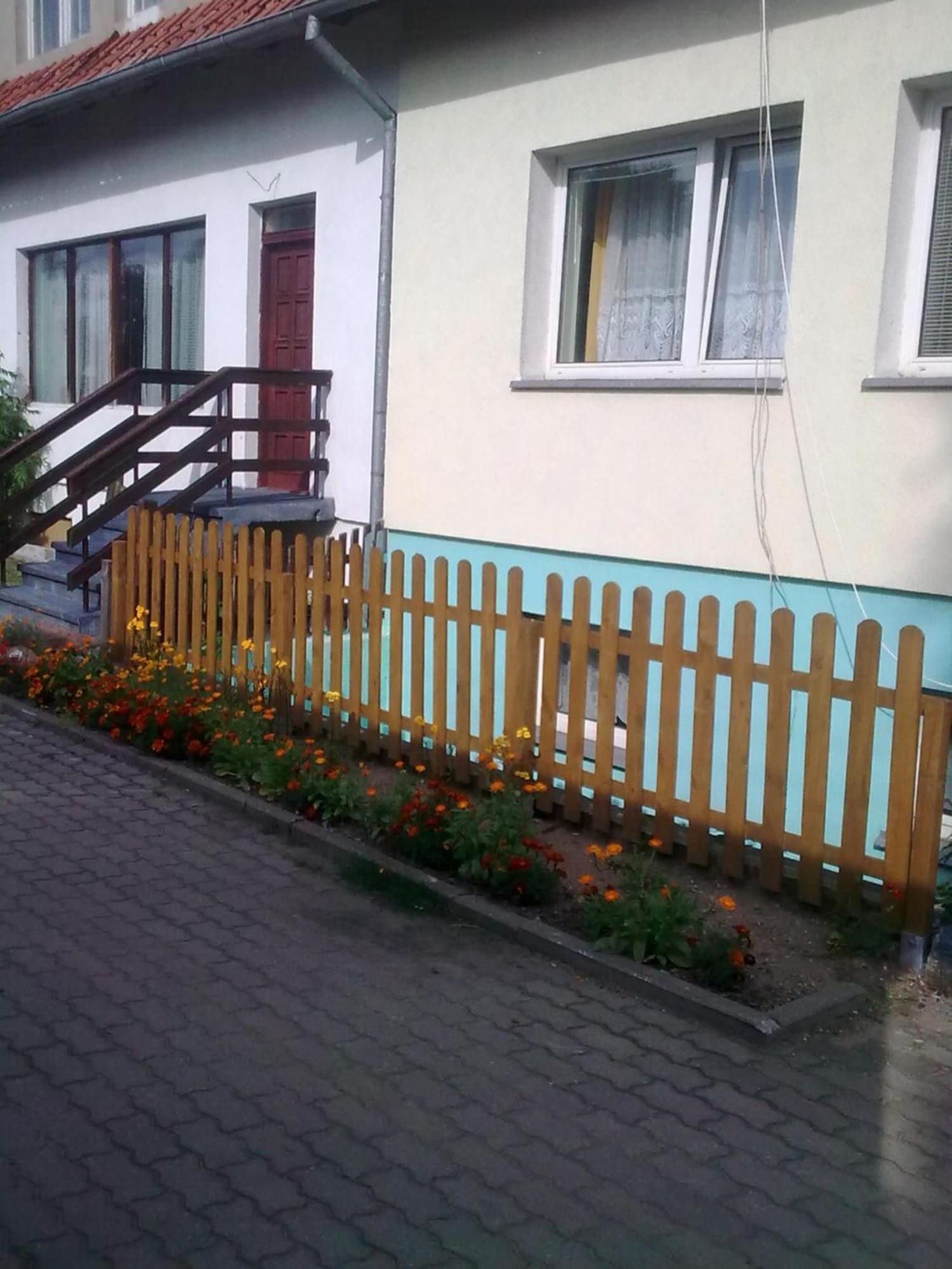 Apartamenty, Pokoje, Noclegi Pracownicze " Skarpa" Wilkasy Exterior foto