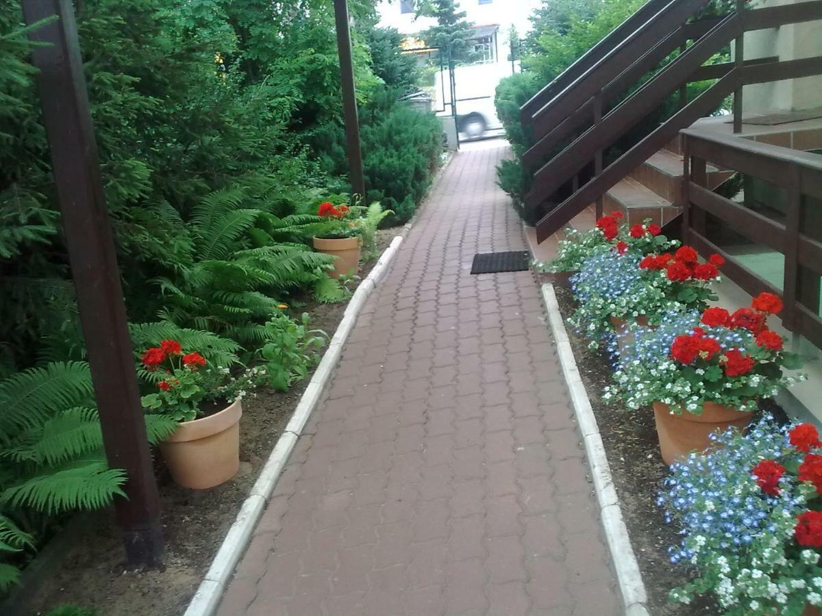 Apartamenty, Pokoje, Noclegi Pracownicze " Skarpa" Wilkasy Exterior foto